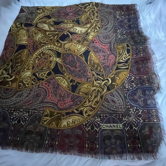 Chanel Silk/Wool Blend scarf - Picture 10 of 16